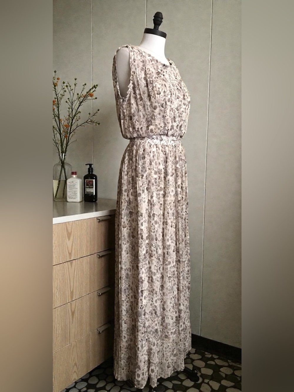 LC Lauren Conrad Floral Pleated Gray Maxi Dress - Picture 3 of 9